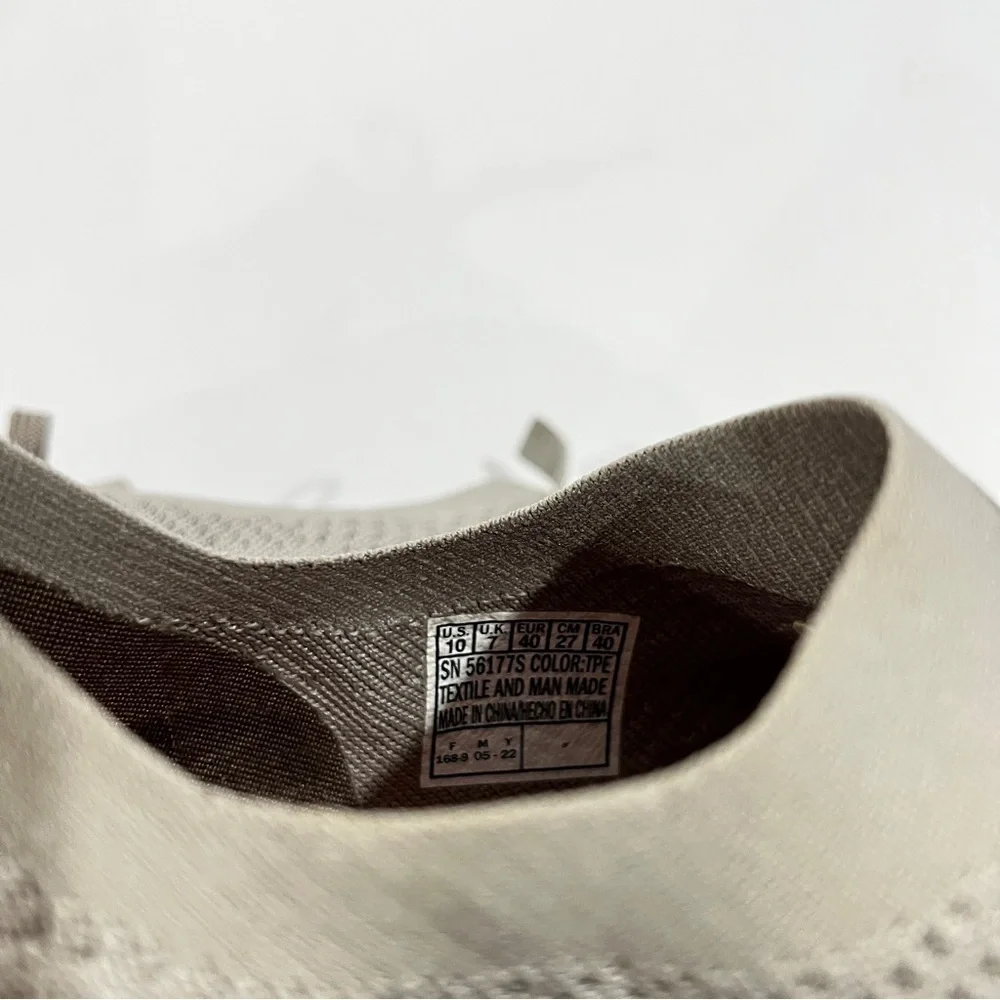 Sketchers Ultra Flex Slip On Light Beige Tan Knit Slip-On Size 10 Lightweight - Picture 9 of 10